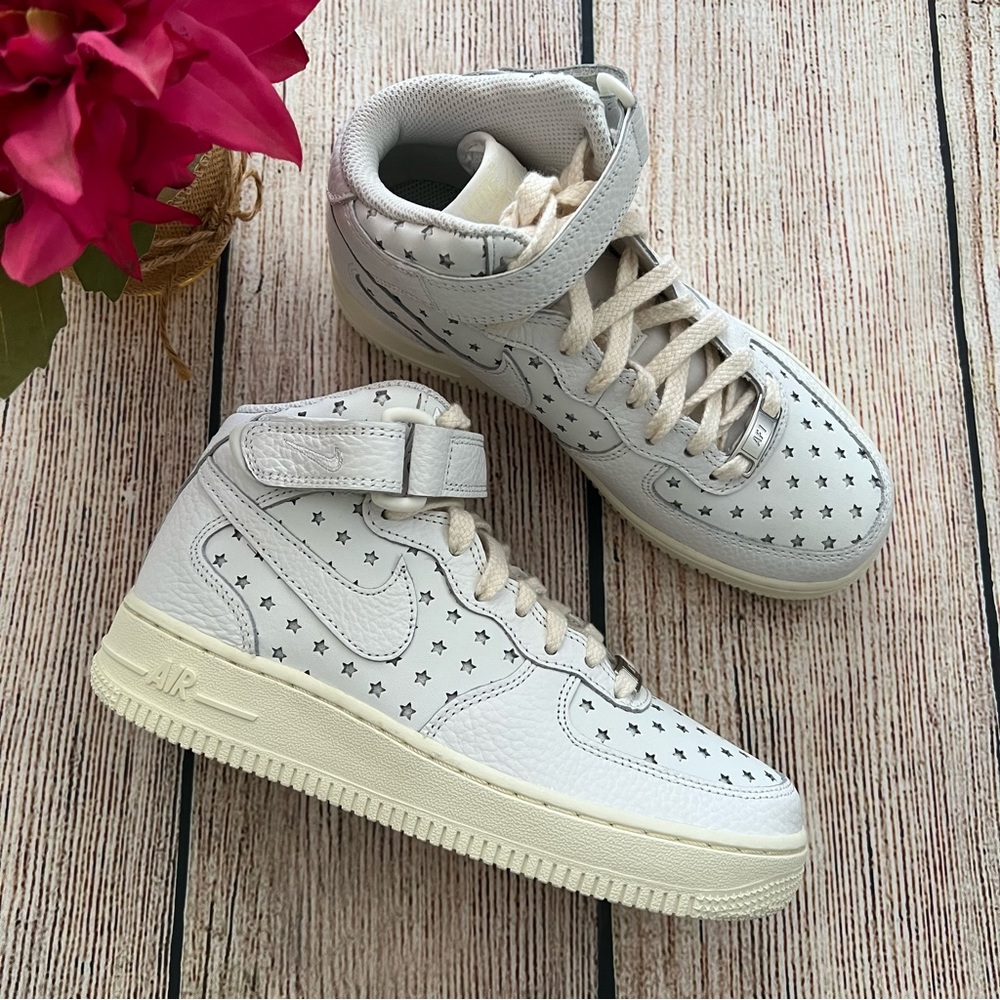 New white NIKE Air Force 1 Mid star cut out women's sneakers shoes size 5.5 - Picture 2 of 13